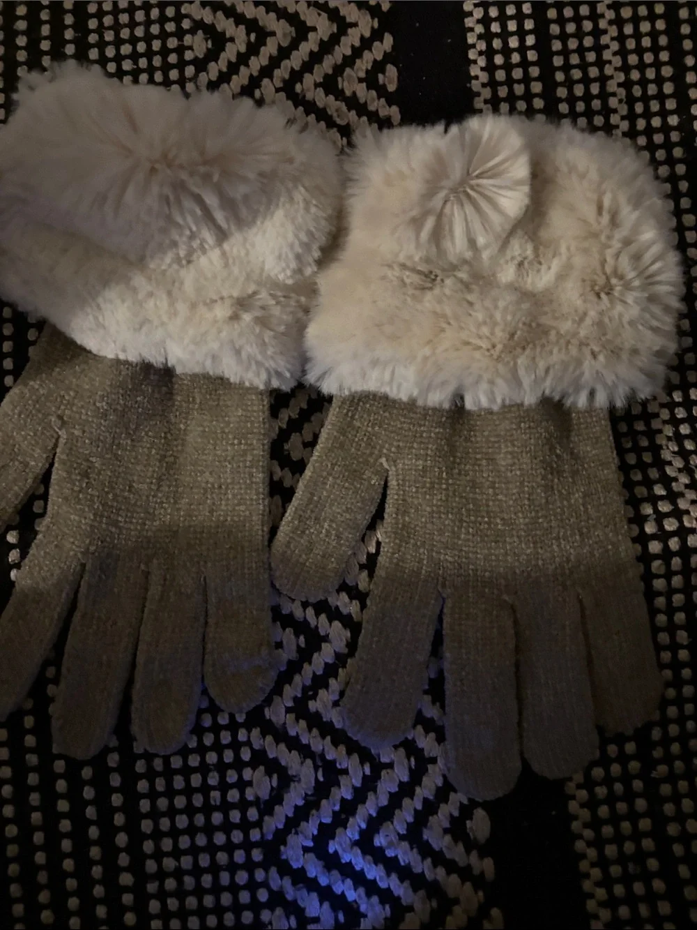Plush Faux Fur Cuff Knit Gloves - Cream